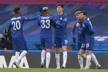 MLB》37轰炸裂！ 大谷翔平连2场开轰 苦主洛矶投手单膝跪着看